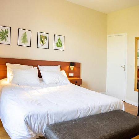 Bel Appartement, Bien Equipe Et Confortable Dans Le Centre Historique Fougeres Bagian luar foto