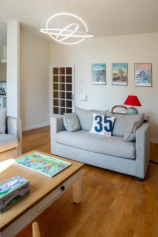 Bel Appartement, Bien Equipe Et Confortable Dans Le Centre Historique Fougeres Bagian luar foto
