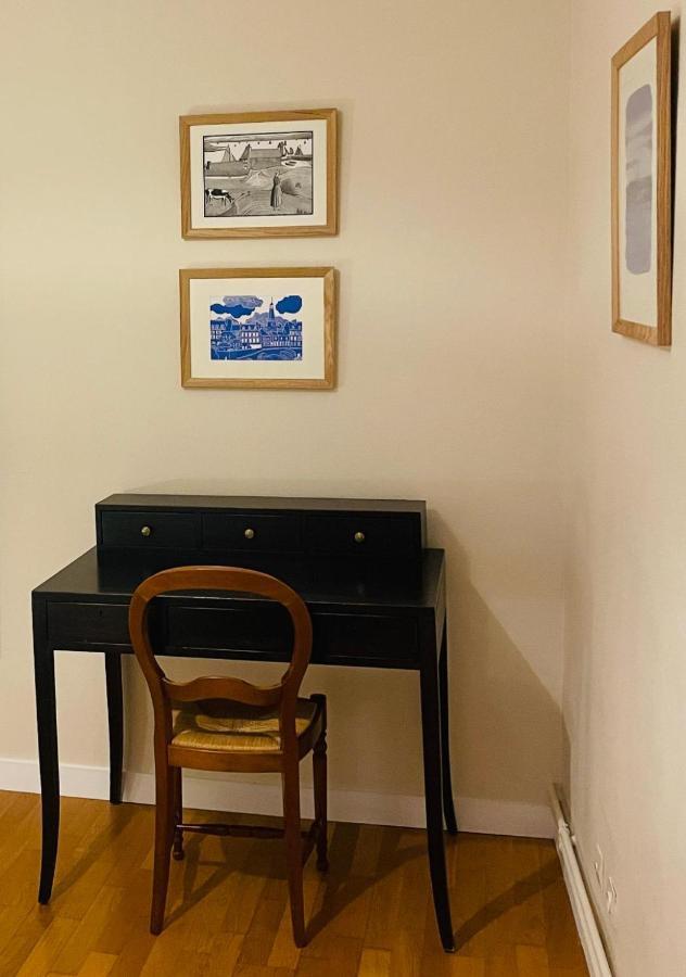 Bel Appartement, Bien Equipe Et Confortable Dans Le Centre Historique Fougeres Bagian luar foto