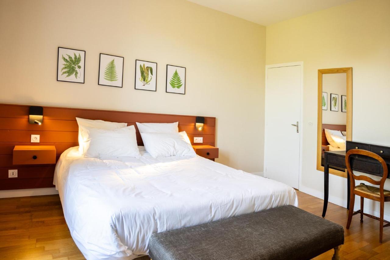 Bel Appartement, Bien Equipe Et Confortable Dans Le Centre Historique Fougeres Bagian luar foto