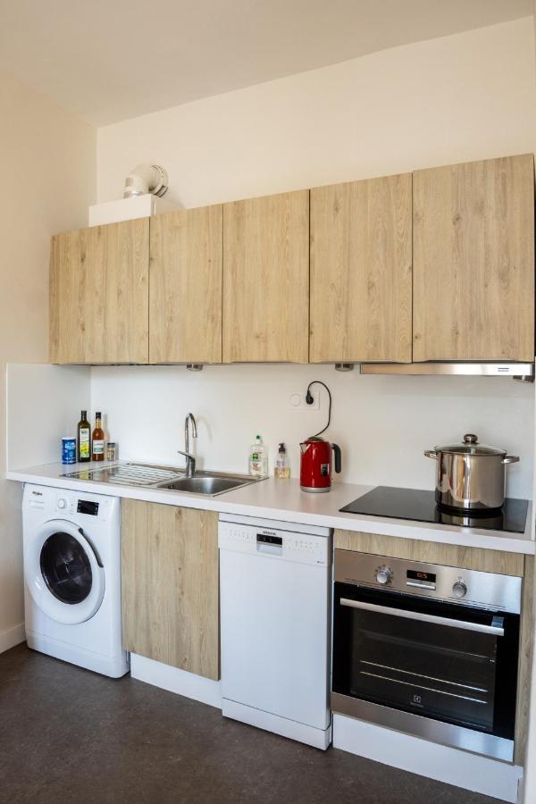Bel Appartement, Bien Equipe Et Confortable Dans Le Centre Historique Fougeres Bagian luar foto